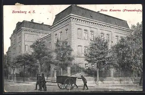 AK Bernburg a. S., Blick auf die Neue Kaserne, Franzstrasse