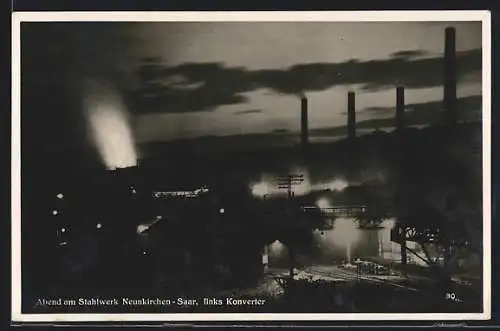 AK Neunkirchen-Saar, Abend am Stahlwerk, links Konverter