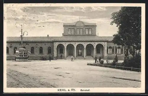 AK Kehl a. Rh., Bahnhof mit Vorplatz