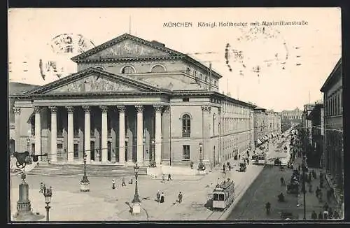 AK München, Strassenbahn vor dem Hoftheater mit Maximilianstrasse