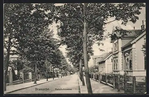 AK Bramsche, Bahnhofstrasse mit Bäumen