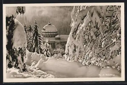 AK St. Blasien, Kirche im Schnee vom Philisophenweg aus