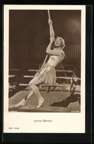AK Schauspielerin Vilma Banky im Zirkus am Seil