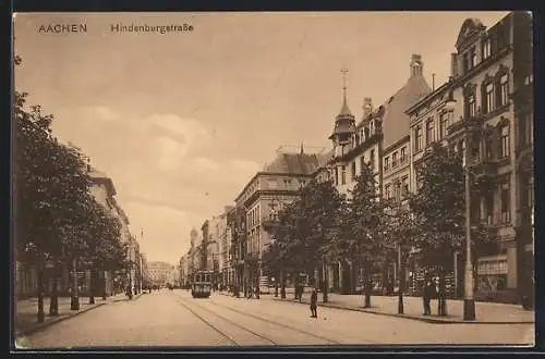 AK Aachen, Strassenbahn vor den Stadtvillen in der Hindenburgstrasse