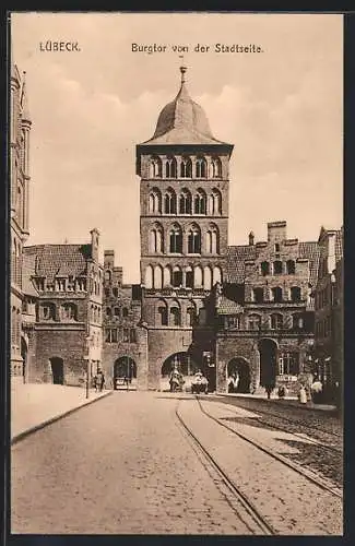 AK Lübeck, Burgtor von der Stadtseite