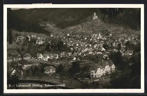 AK Bad Liebenzell /Wttbg. Schwarzwald, Teilansicht mit Ruine