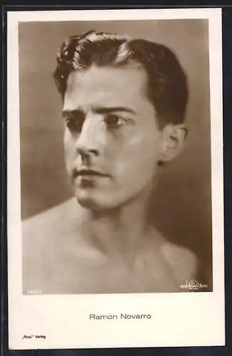 AK Schauspieler Ramon Novarro, Seitliches Portrait