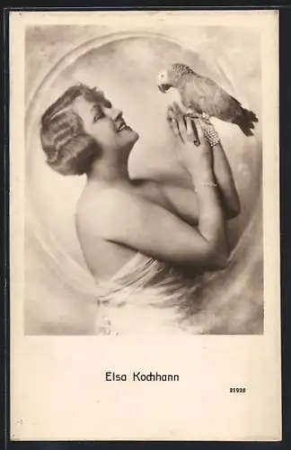 AK Schauspielerin Elsa Kochhann mit Papagei, rückseitig Autograph