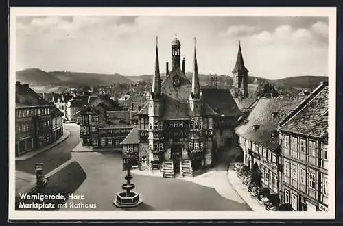 AK Wernigerode /Harz, Marktplatz mit Rathaus und Brunnen