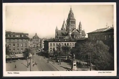 AK Mainz, Höfchen mit Blick auf Gutenberg-Denkmal und Dom