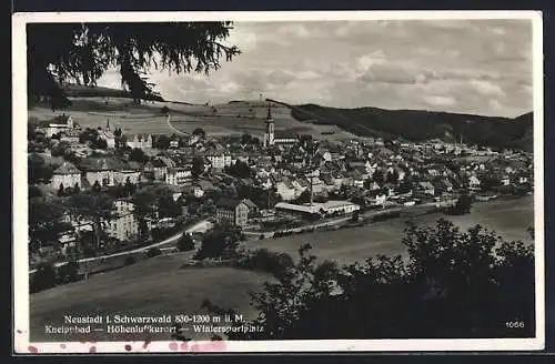 AK Neustadt i. Schwarzwald, Teilansicht mit Kirche