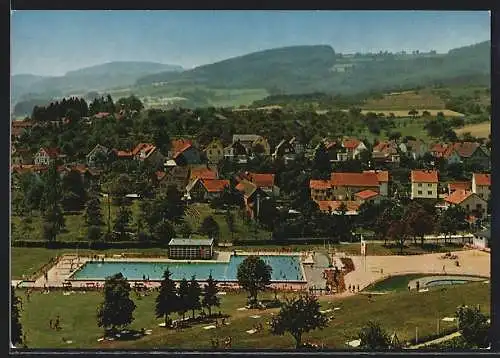 AK Reichelsheim / Odenwald, Freibad mit Ortsansicht aus der Vogelschau