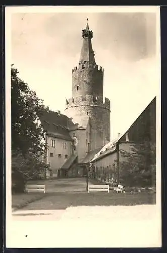 AK Weida / Thür., Hof und Bergfried der Osterburg Kreismuseum