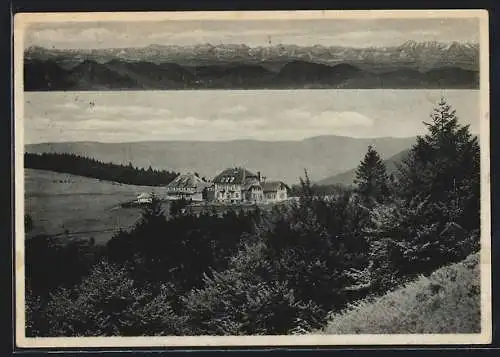 AK Kandel / Schwarzwald, Berghotel Kandel A. Bolz aus der Vogelschau, Gipfelpanorama