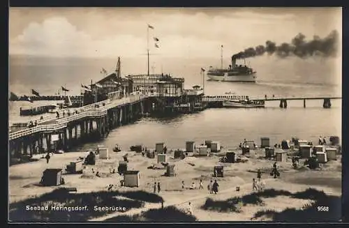 AK Heringsdorf / Ostsee, Blick zur Seebrücke mit verlassenden Dampfer