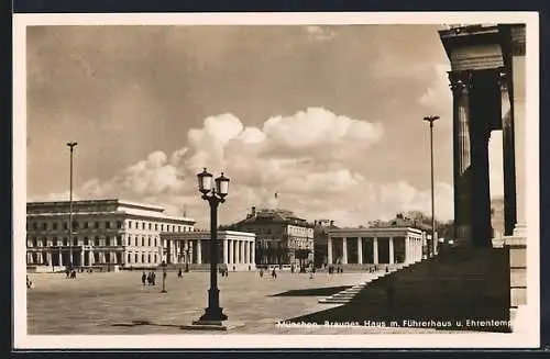 AK München, Braunes Haus mit Führerhaus und Ehrentempel