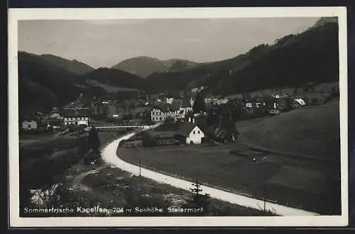 AK Kapellen /Steiermark, Ortsansicht gegen die Berge