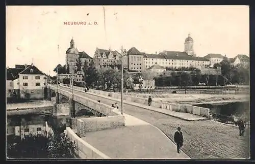 AK Neuburg / Donau, Neuburg von der anderen Flussseite