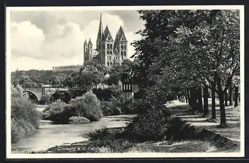 AK Limburg a. d. Lahn, Flusspartie mit Blick auf den Dom