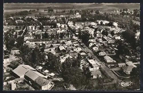 AK Souk-el-Arba, Vue générale aérienne, A gauche, le Petit Marché