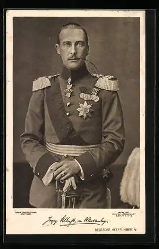 AK Herzog Albrecht von Württemberg, der Monarch in Uniform mit Orden auf seinen Säbel gestützt