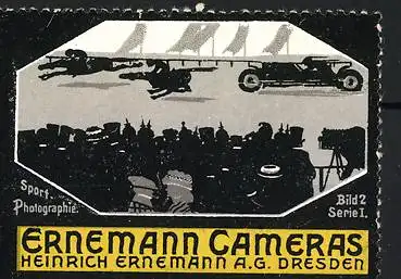 Reklamemarke Ernemann Cameras, Heinrich Ernemann AG Dresden, Auto bei einem Pferderennen, Serie I, Bild 2