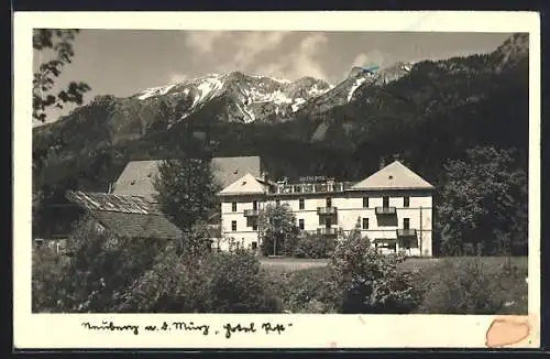 AK Neuberg a. d. Mürz, Hotel Post gegen das Gebirge