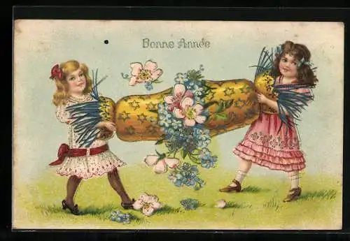 AK Neujahr, Mädchen öffnen ein Bonbon voller Blumen