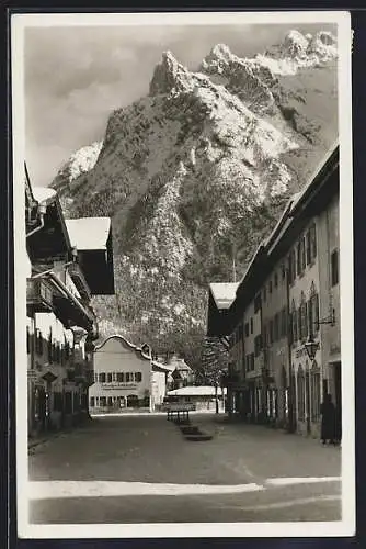 AK Mittenwald, Zeitungen-Zeitschriften-Geschäft, Lebensmittelgeschäft, Blick auf Viererspitze