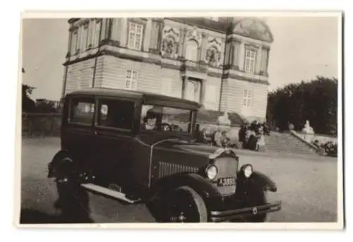 Fotografie Auto Opel, Kennzeichen A 3895, PKW vor Herrenhaus - Villa