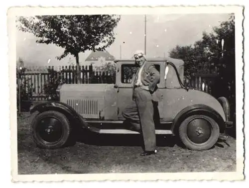 Fotografie Auto Cabrio, Fahrer mit Haube & Schutzbrille