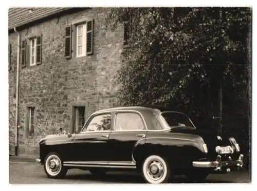 Fotografie Auto Mercedes Benz, schwarze Luxus-Limousine