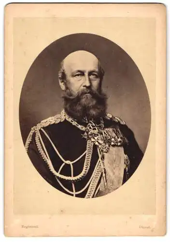 Fotografie unbekannter Fotograf und Ort, Grossherzog Friedrich Franz II. von Mecklenburg-Schwerin in Uniform, Ordenspange