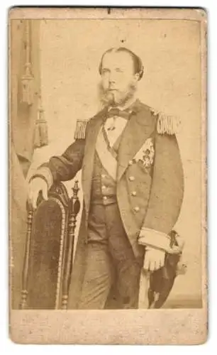 Fotografie unbekannter Fotograf und Ort, Maximilian I. von Österreich, Kaiser von Mexiko in Uniform mit Orden