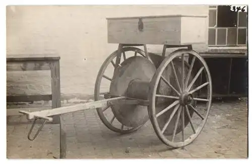 19 Fotografien Briwitzer & Friedländer Frankfurt / Main, Feuerwehr Löschschlauch Trommelwagen, Pumpenkarren, Mulde