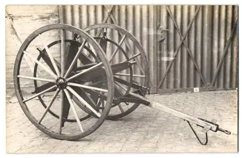 19 Fotografien Briwitzer & Friedländer Frankfurt / Main, Feuerwehr Löschschlauch Trommelwagen, Pumpenkarren, Mulde