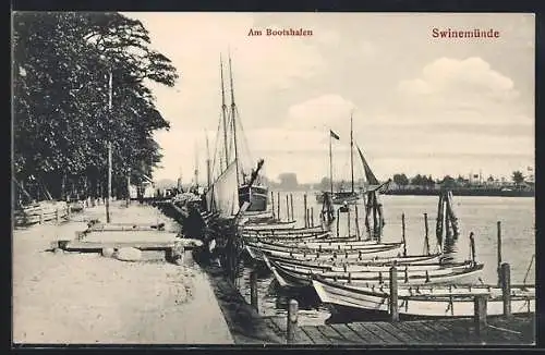 AK Swinemünde, Ruderboote und Segelschiff am Bootshafen