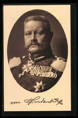AK Generalfeldmarschall Paul von Hindenburg in Uniform mit Ordensspange