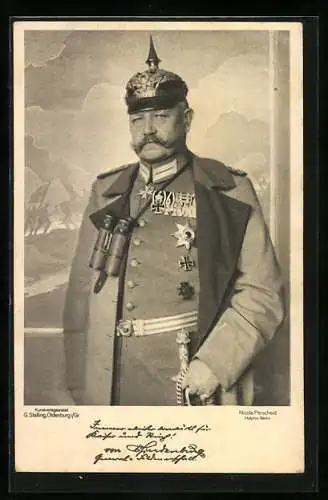 AK Generalfeldmarschall Paul von Hindenburg in Uniform mit Pickelhaube und Fernglas