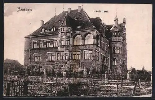 AK Herford, Kreishaus, Strassenansicht mit Mauer