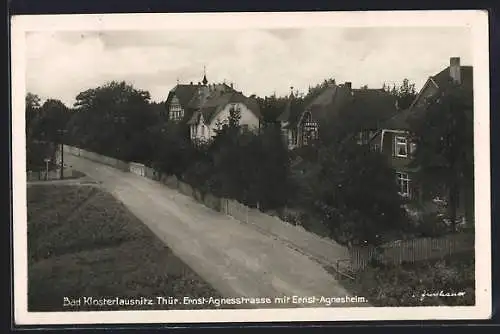 AK Bad Klosterlausnitz i. Thür., Ernst-Agnesstrasse mit dem Ernst AGnesheim