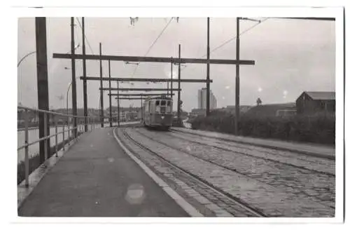 Fotografie unbekannter Fotograf, Ansicht Stuttgart-Gerlingen, Strassenbahn Linie 13