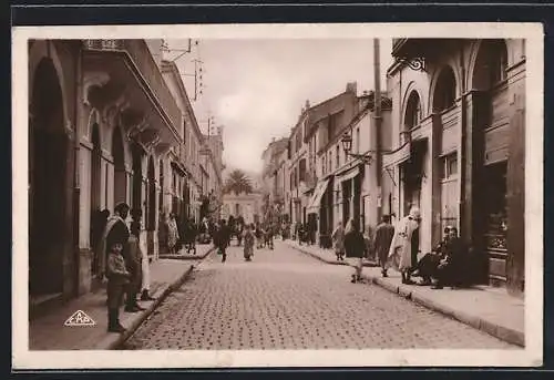 AK Alger, Strassenpartie mit Passanten und Geschäften