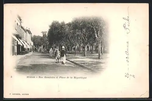 AK Médéah, Rue Gambetta et Place de la République