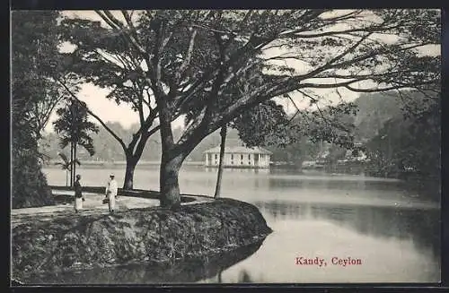 AK Kandy, Uferpartie am See