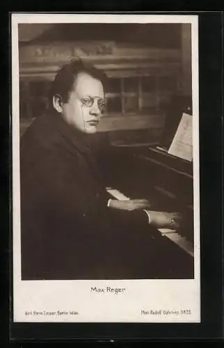 AK Max Reger am Klavier