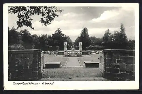 AK Lampertheim /Hessen, Blick auf das Ehrenmal