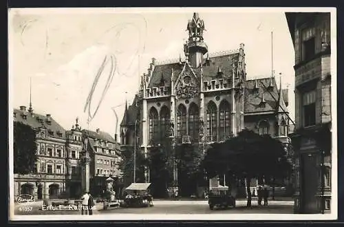 AK Erfurt, Denkmal vor dem Rathaus