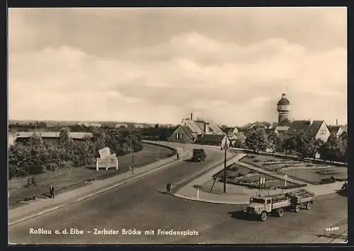 AK Rosslau a. d. Elbe, Zerbster Brücke mit Friedensplatz