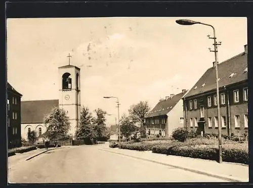 AK Glauchau, Geschwister-Scholl-Strasse mit kath. Kirche